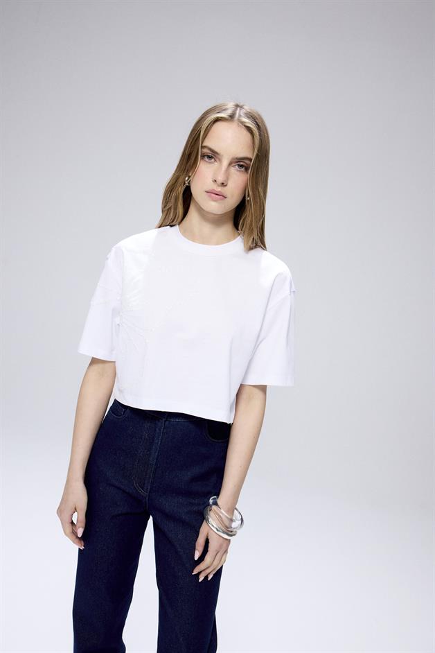 Flower Embroidery Detail Crop White T-shirt