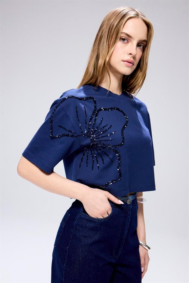 Flower Embroidery Detail Crop Navy T-shirt