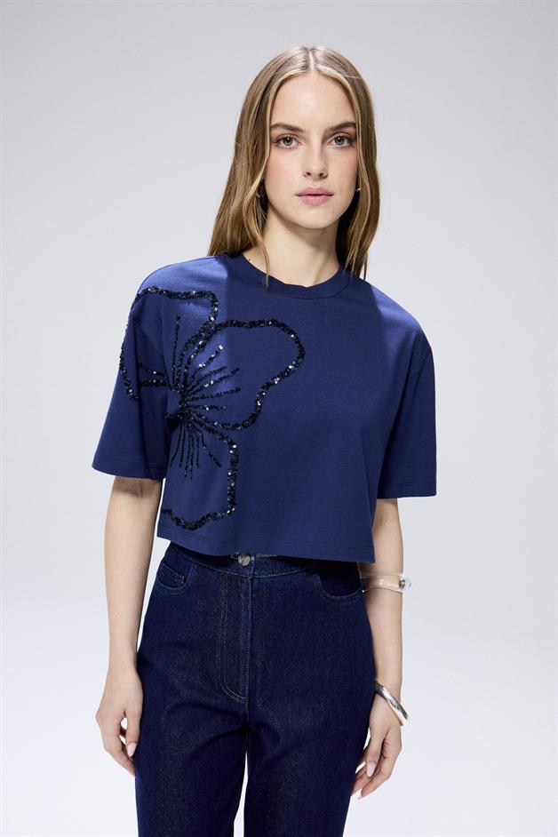 Flower Embroidery Detail Crop Navy T-shirt