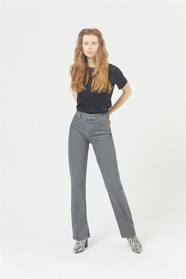 Gri Yırtmaçlı Düz Kesim Jean