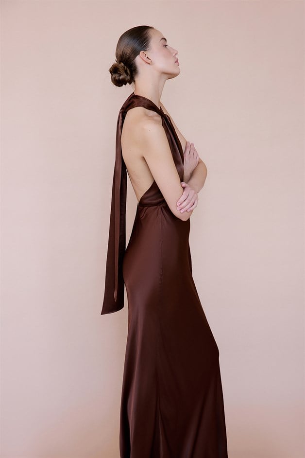 Boyundan Bağlamalı Kahve Elbise