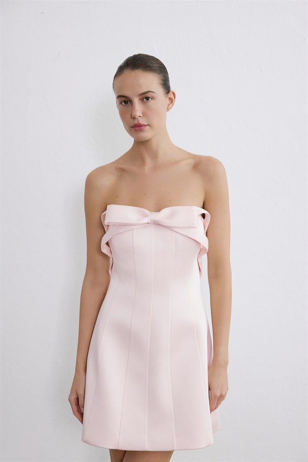 Straplez Fiyonk Detaylı Mini Pudra Elbise