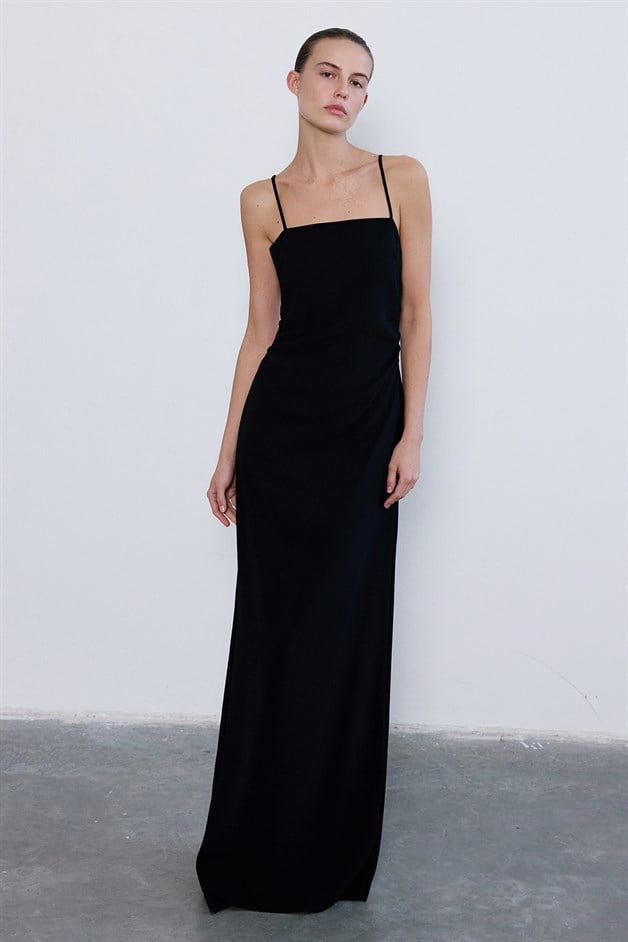Straplez Yırtmaçlı Maxi Siyah Elbise