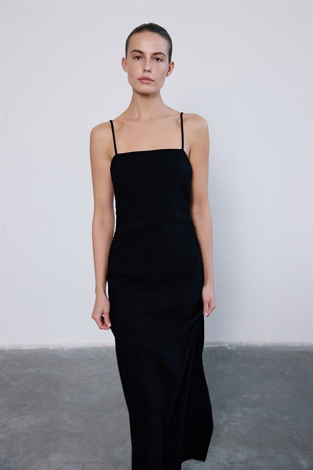 Straplez Yırtmaçlı Maxi Siyah Elbise