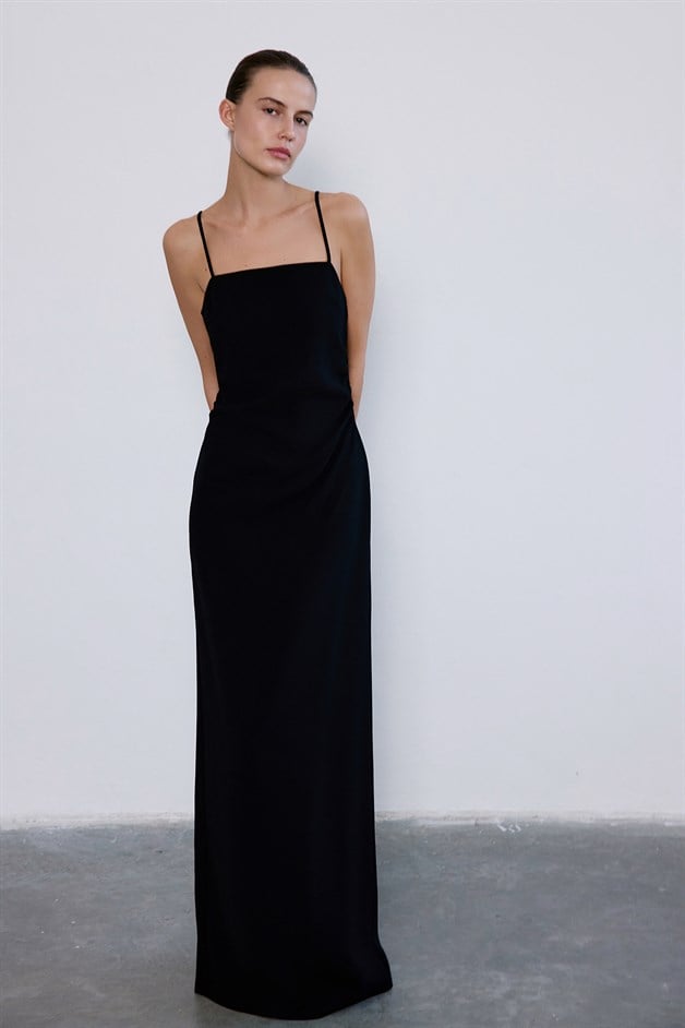 Straplez Yırtmaçlı Maxi Siyah Elbise