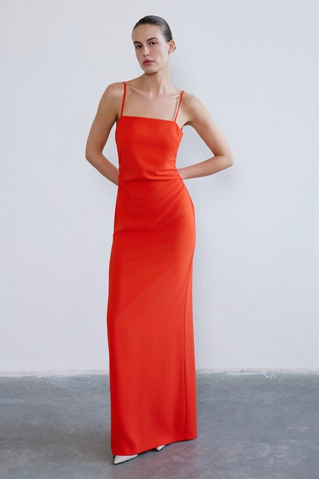 Straplez Yırtmaçlı Maxi Narçiçeği Elbise