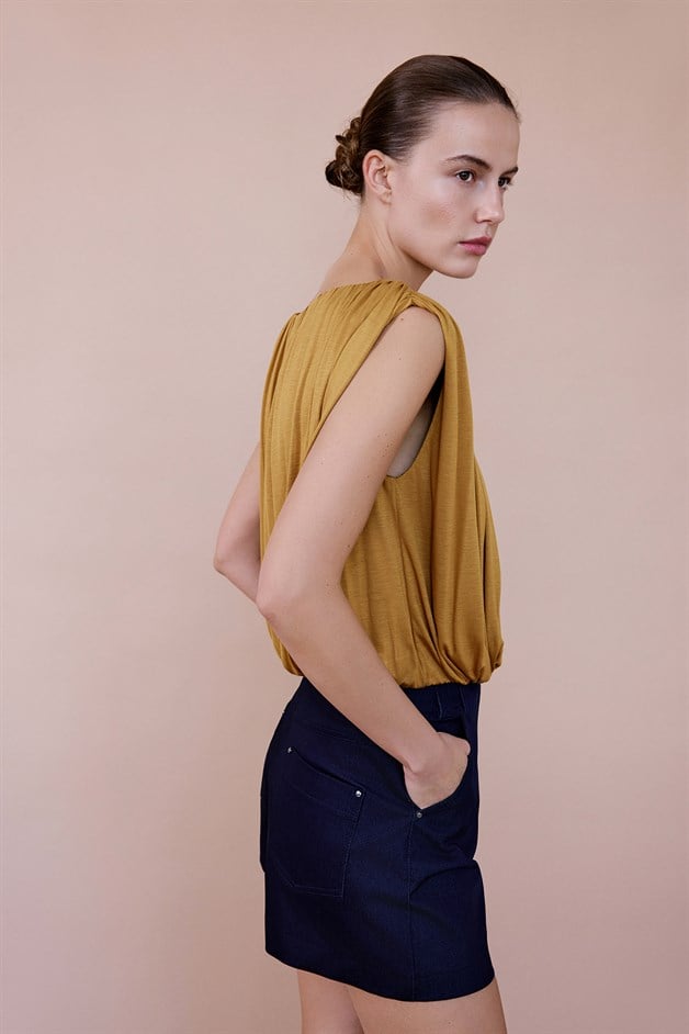 Crew Neck Knitted Tobacco Blouse