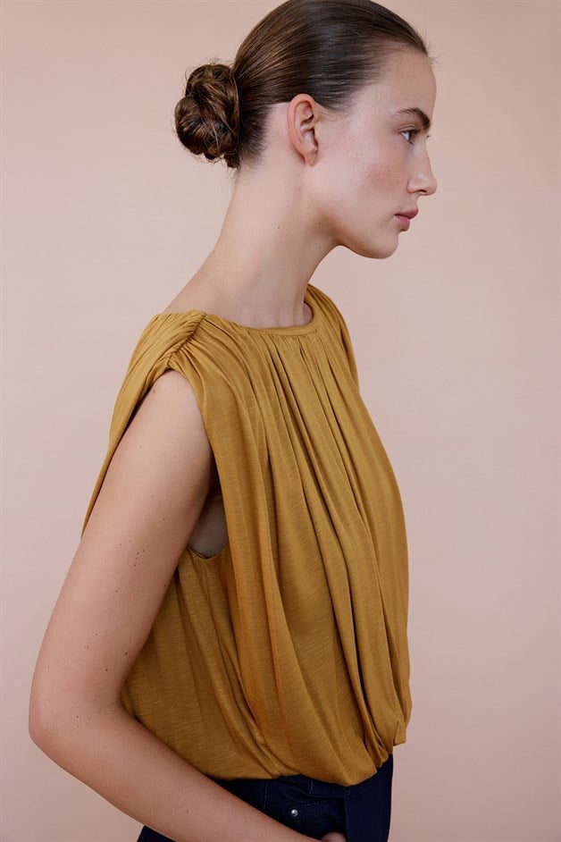 Crew Neck Knitted Tobacco Blouse