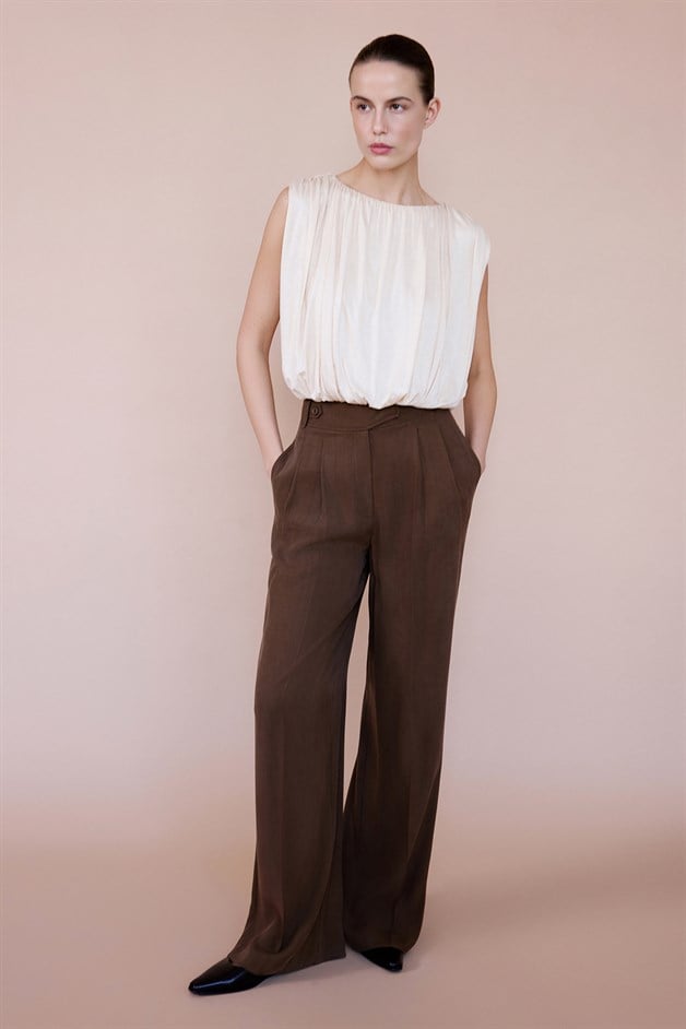 Crew Neck Knitted Beige Blouse