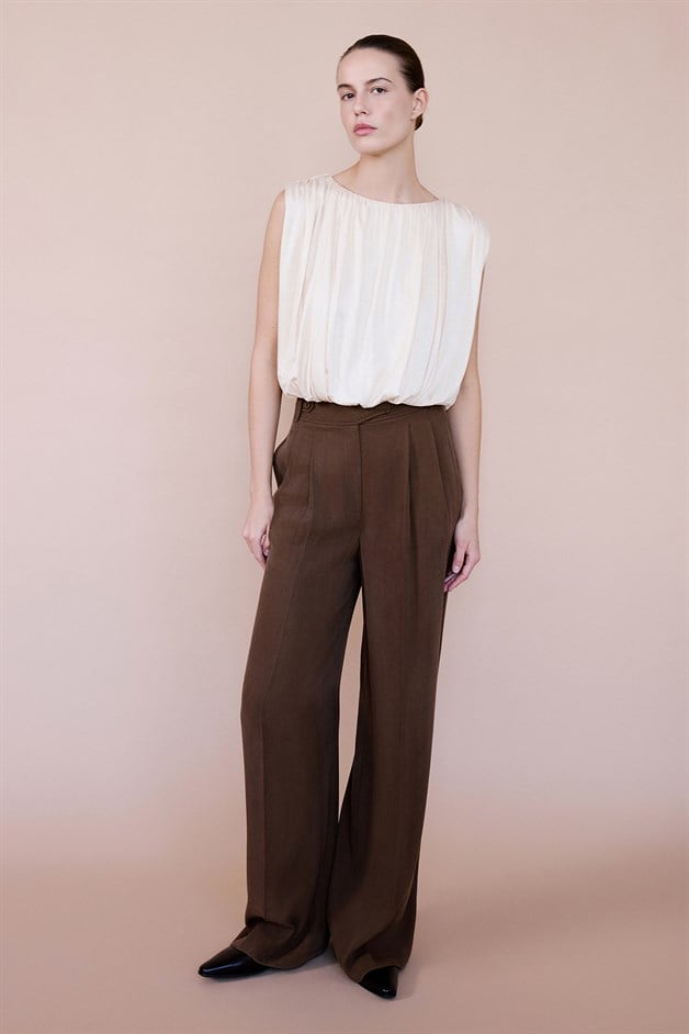 Crew Neck Knitted Beige Blouse