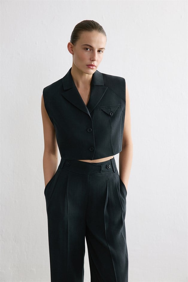 Blazer Collar Padded Crop Black Vest