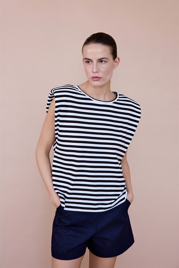 Padded Knit Brown White T-shirt