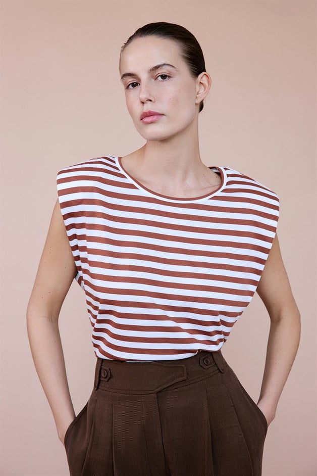 Padded Knit Cinnamon T-shirt