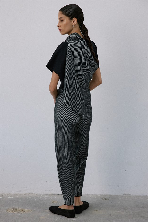 High Waist Knit Balloon Fit Black Trousers