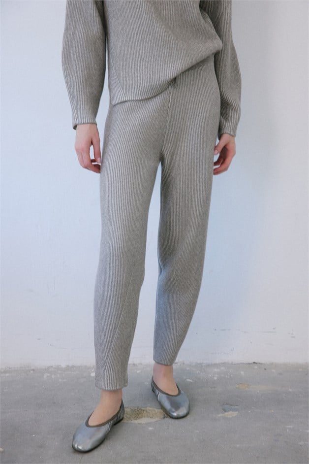 High Waist Knit Balloon Fit Mink Trousers