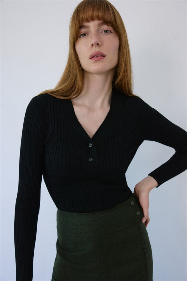 V Neck Ribbed Knit Black Sweater