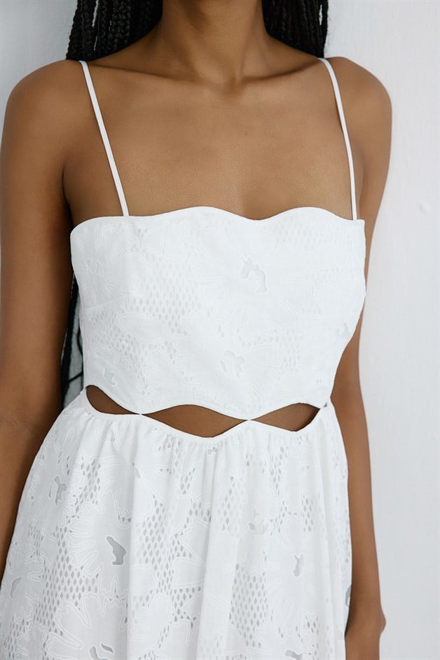 İnce Askılı Midi Kloş Beyaz Elbise