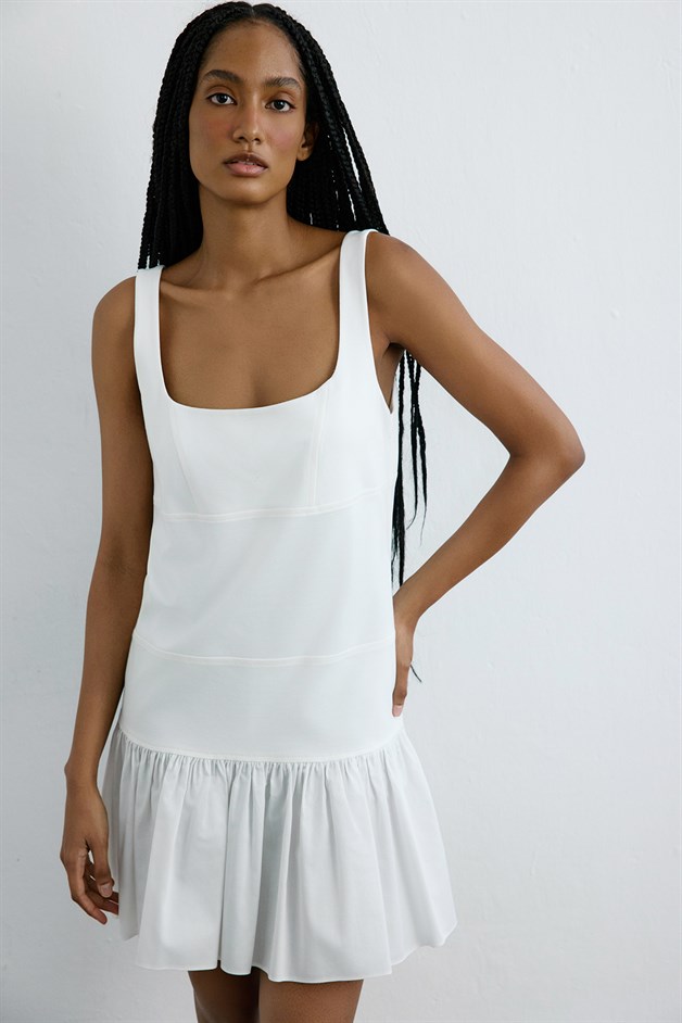 Kare Yaka Volanlı Poplin Mini Beyaz Elbise