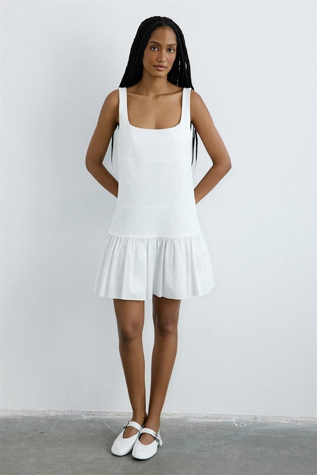 Kare Yaka Volanlı Poplin Mini Beyaz Elbise