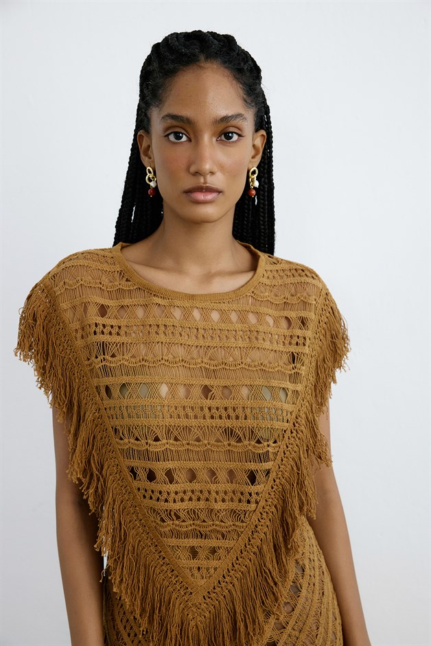 Bisiklet Yaka Saçaklı Camel Bluz