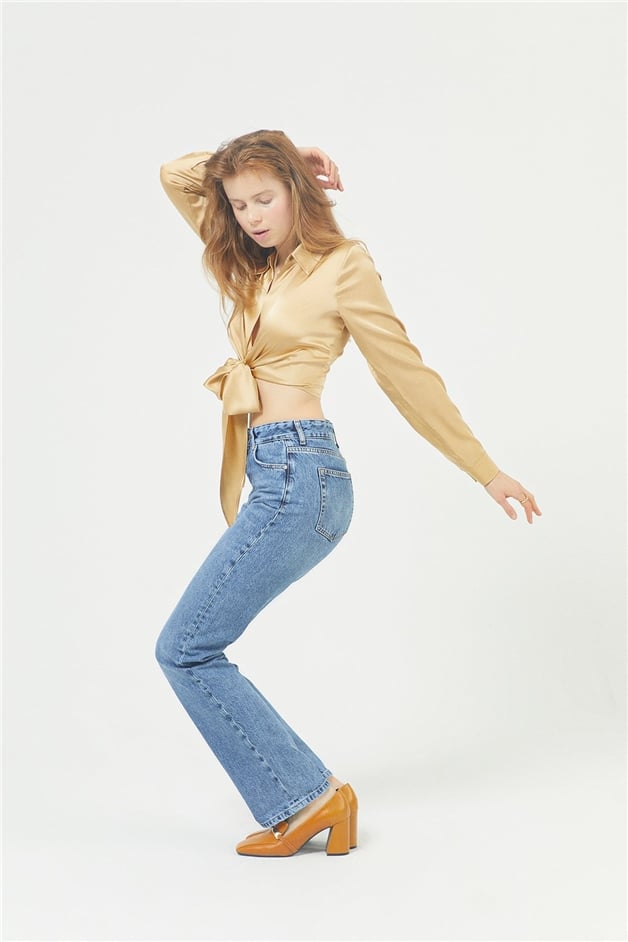 Mavi Yırtmaçlı Düz Kesim Jean