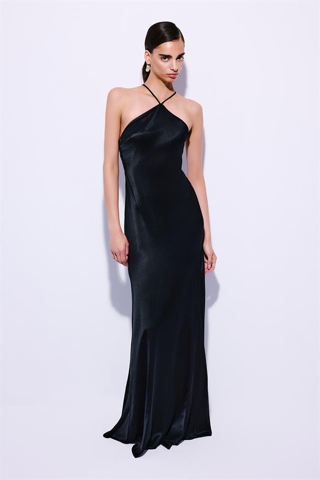 Aksesuar Detaylı Boyundan Askılı Siyah Uzun Elbise