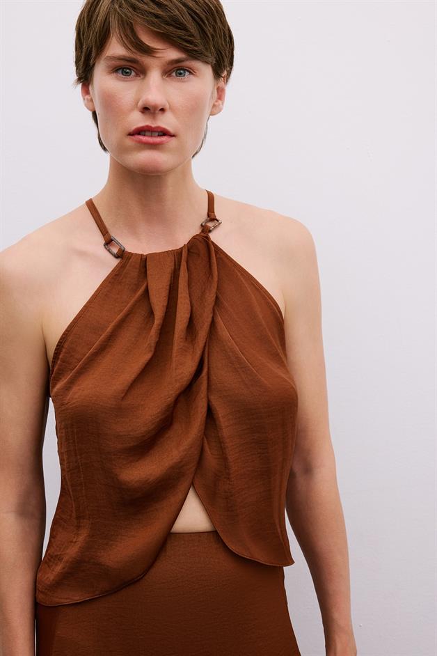 Accessory Detailed Halter Neck Brown Crop Blouse