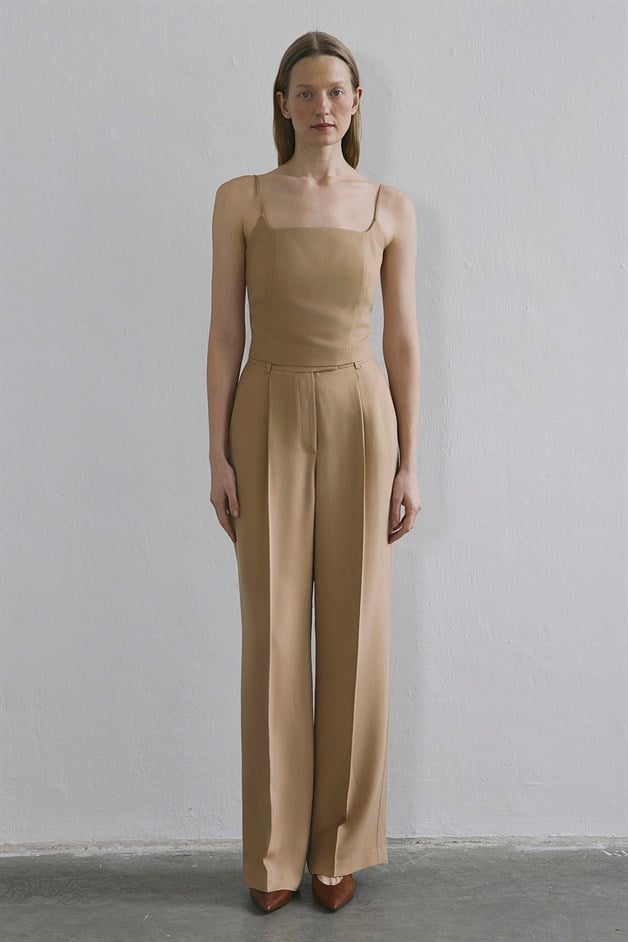 Sleeveless Back Zipper Camel Blouse