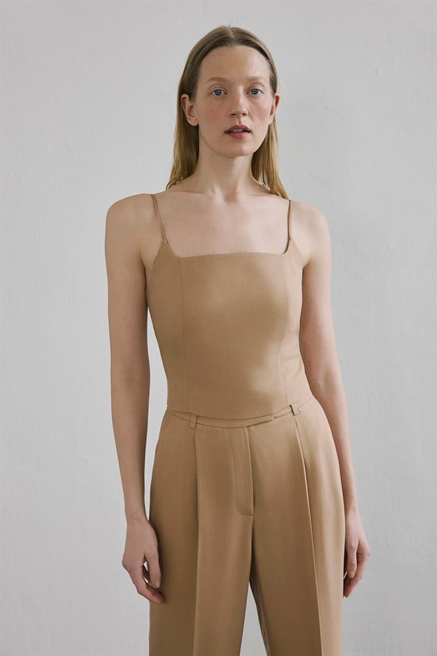 Sleeveless Back Zipper Camel Blouse
