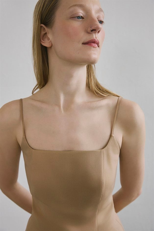 Sleeveless Back Zipper Camel Blouse