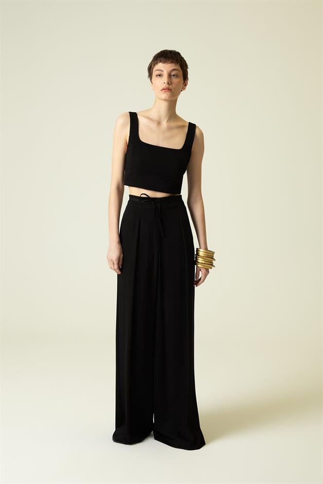 Askılı Kare Yaka Siyah Crop Top