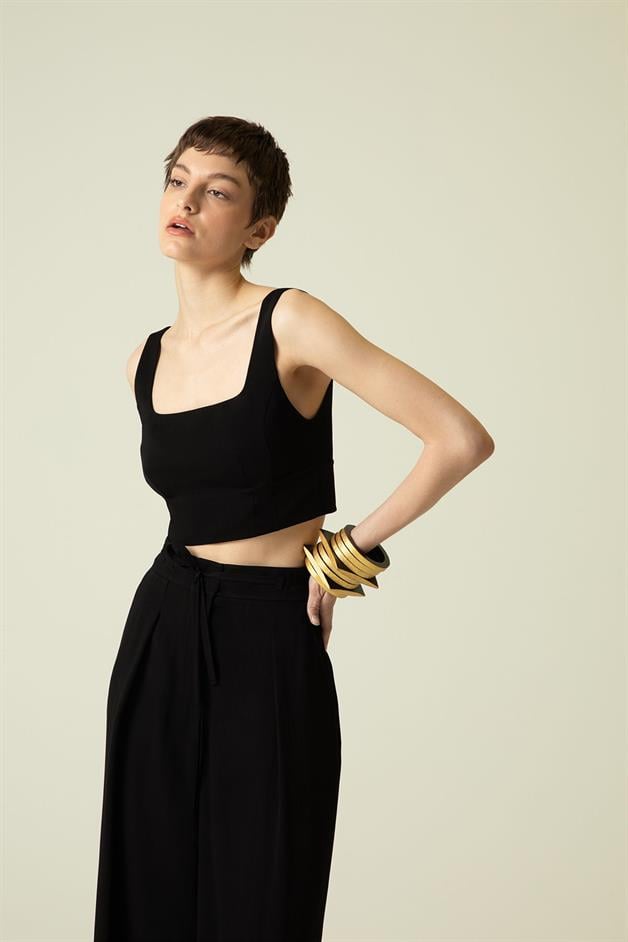 Askılı Kare Yaka Siyah Crop Top