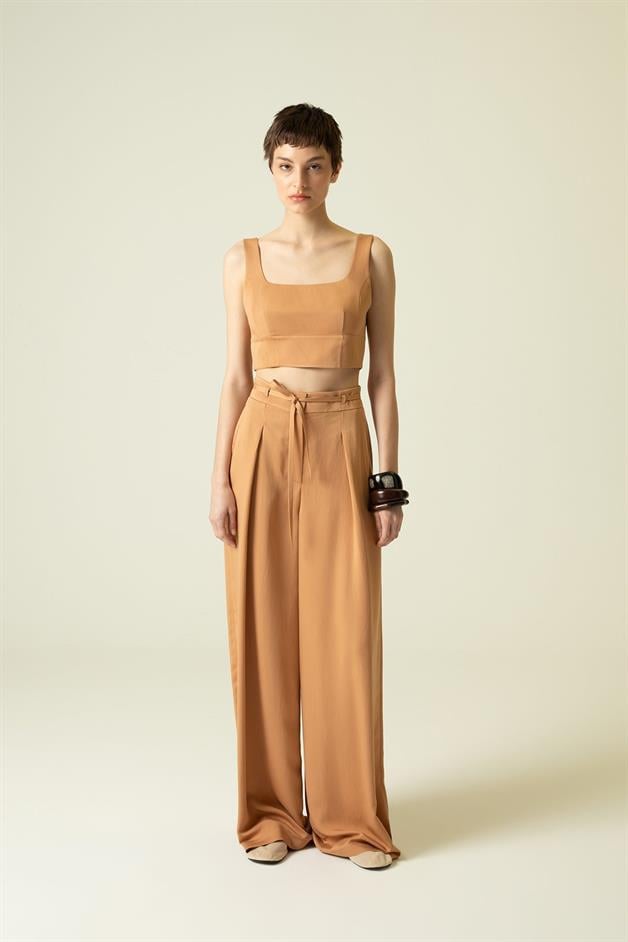 Askılı Kare Yaka Tarçın Crop Top