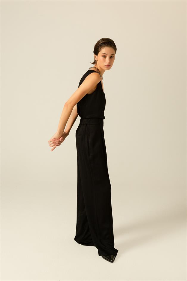 Basic Crinkled Textured Black Blouse
