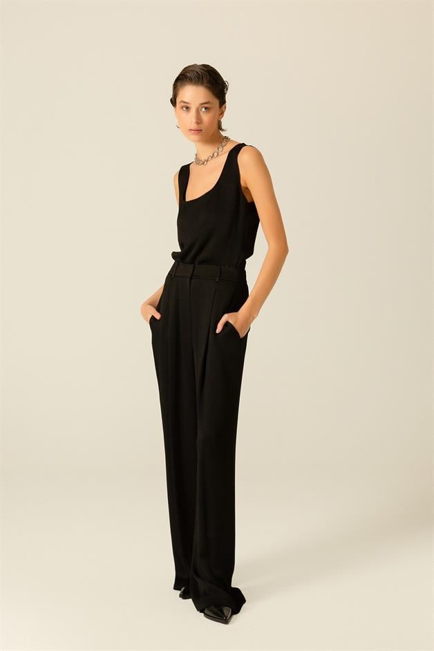 Basic Crinkled Textured Black Blouse