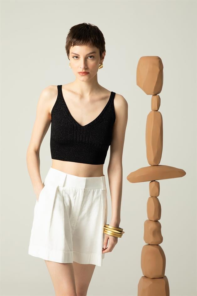 Beli Lastik Detaylı Askılı Siyah Triko Crop Top