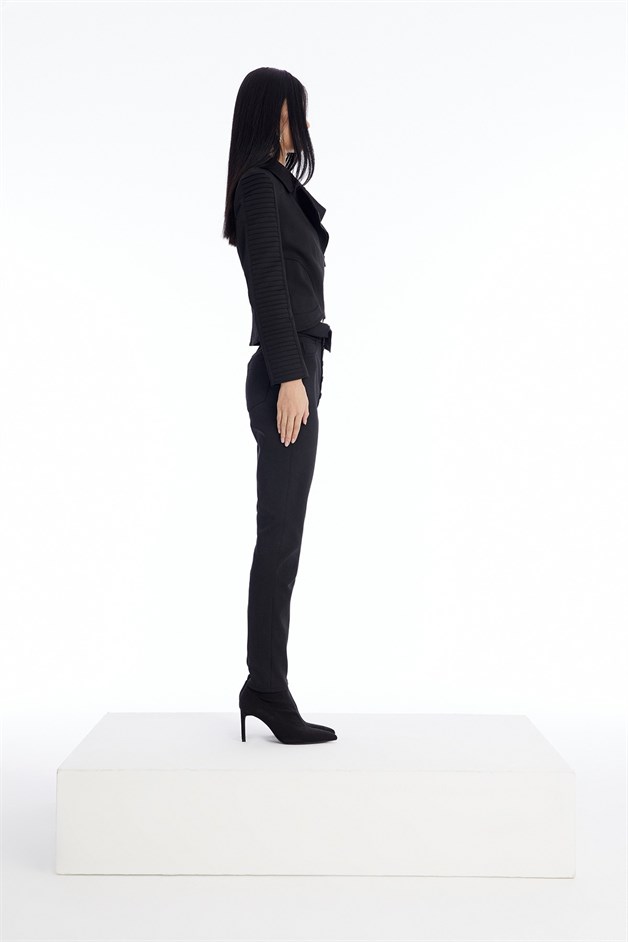 Asimetrik Siyah Pantolon