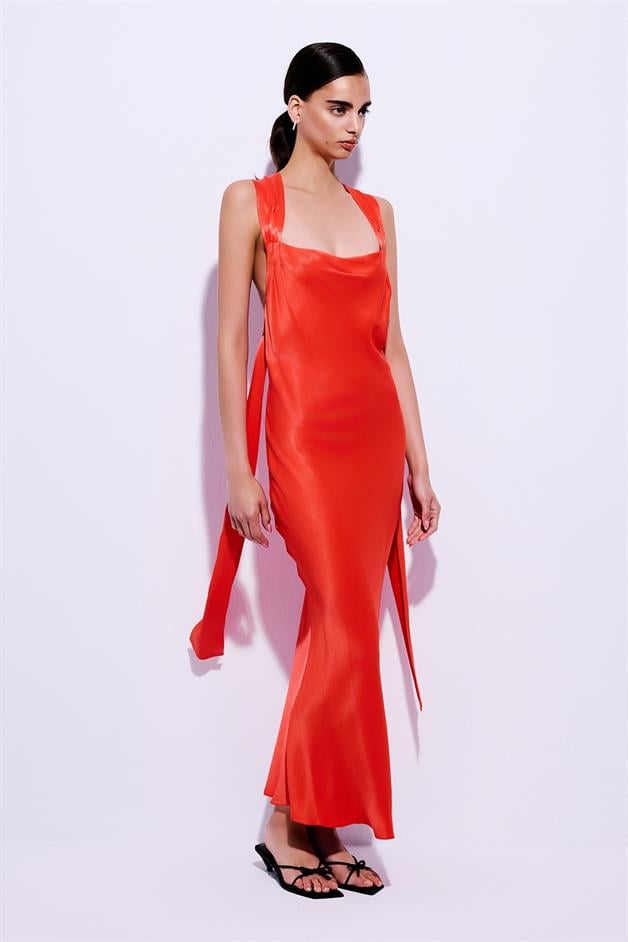 Çapraz Sırt Detaylı Narçiçeği Midi Elbise