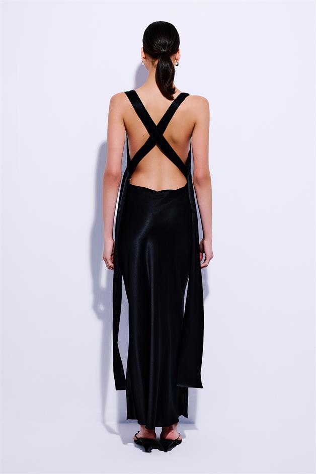 Çapraz Sırt Detaylı Siyah Midi Elbise
