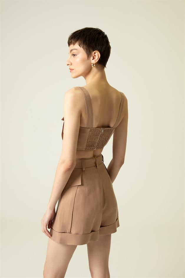 Cep Kapağı Detaylı Askılı Camel Crop Top