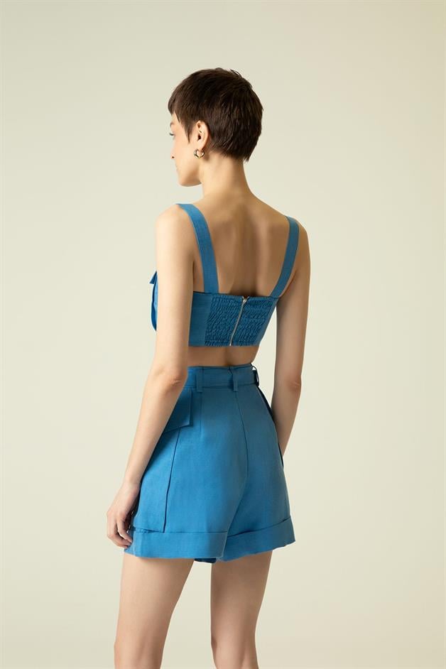 Cep Kapağı Detaylı Askılı Mavi Crop Top