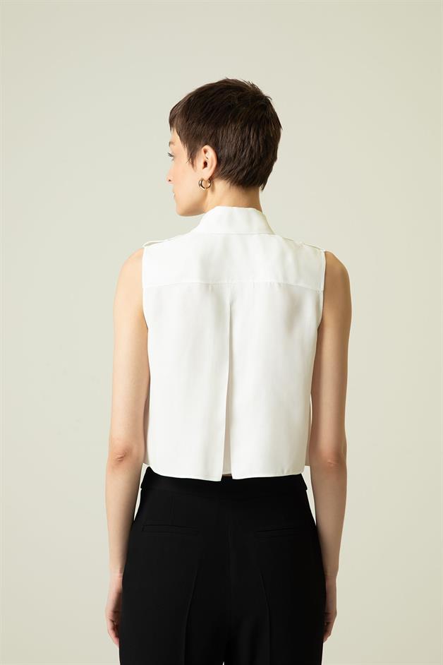 Cep Kapağı Detaylı Ekru Crop Gömlek