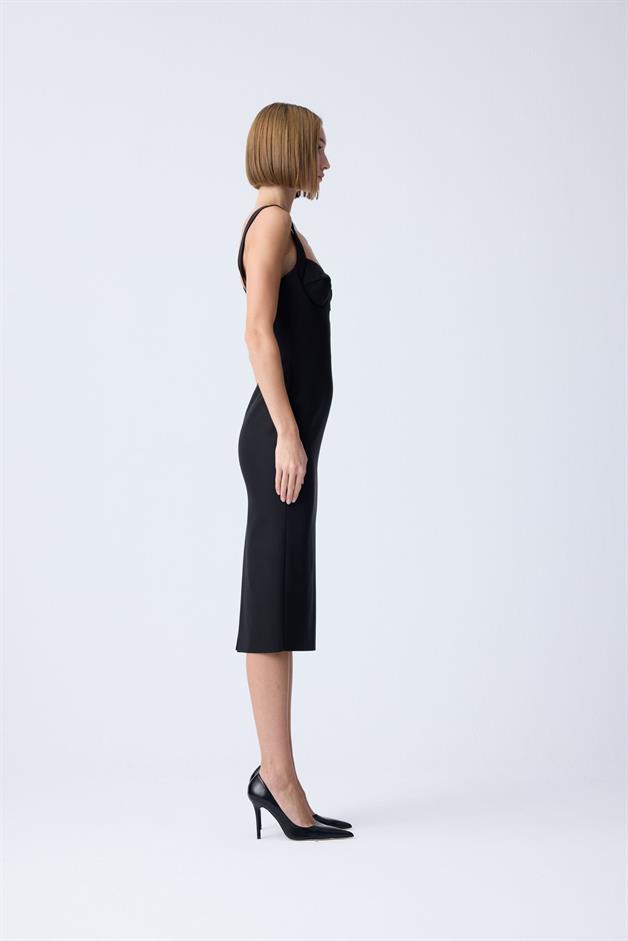 Dar Kesim Kalın Askılı Siyah Midi Elbise