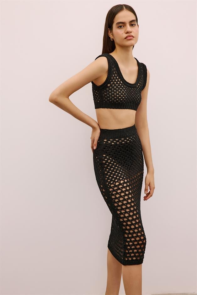 Open-Knit Ribbed Black Midi Skirt
