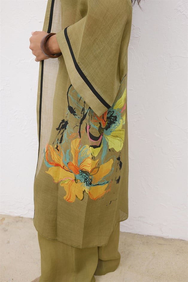 Düşük Omuzlu Siyah Şeritli Desenli Haki Kimono