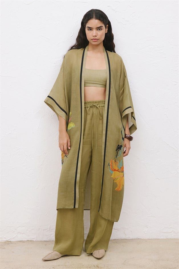 Düşük Omuzlu Siyah Şeritli Desenli Haki Kimono