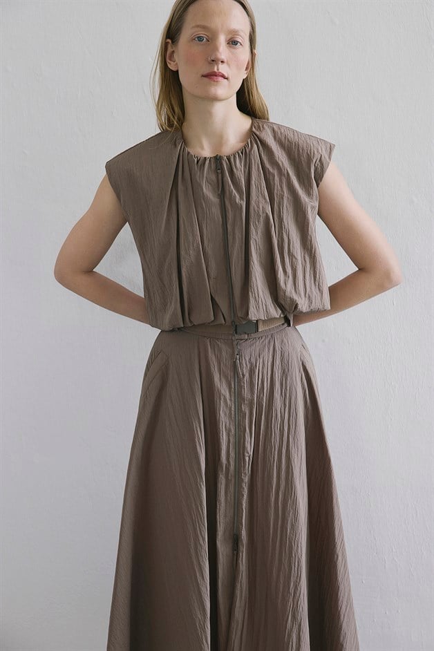 Zippered Short Sleeve Camel Vest