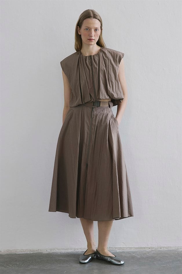 Zippered Short Sleeve Camel Vest