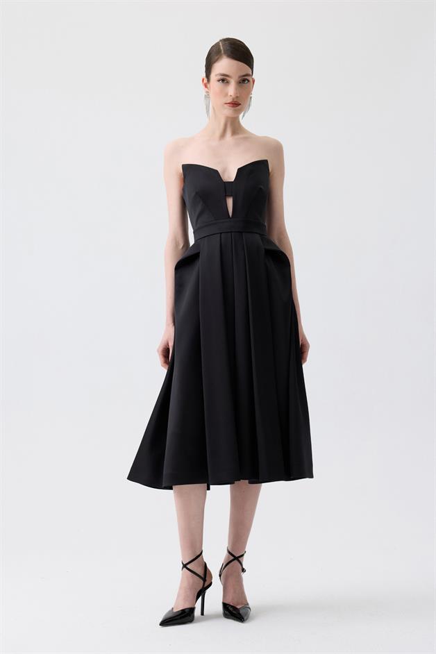 Göğüs Dekolteli Siyah Midi Elbise