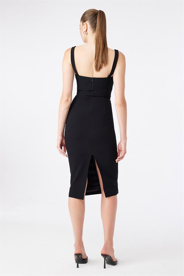 Göğüs Kuplu Askılı Siyah Midi Elbise